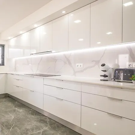 Pensión Guestready - Belas 4*